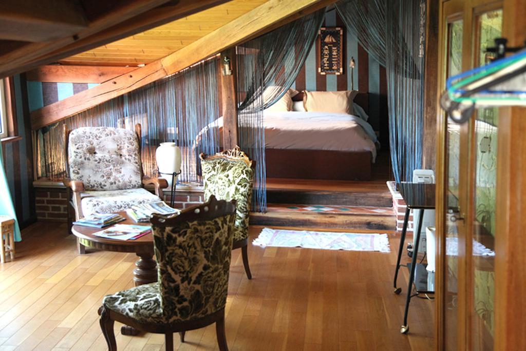 Bed and Breakfast La Citadelle D'Hututu Avesnes-sur-Helpe Zimmer foto
